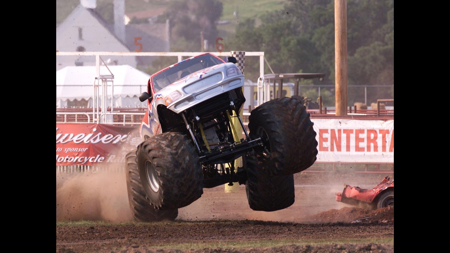 Olanda, monster truck si schianta su folla: 3 morti, 15 feriti