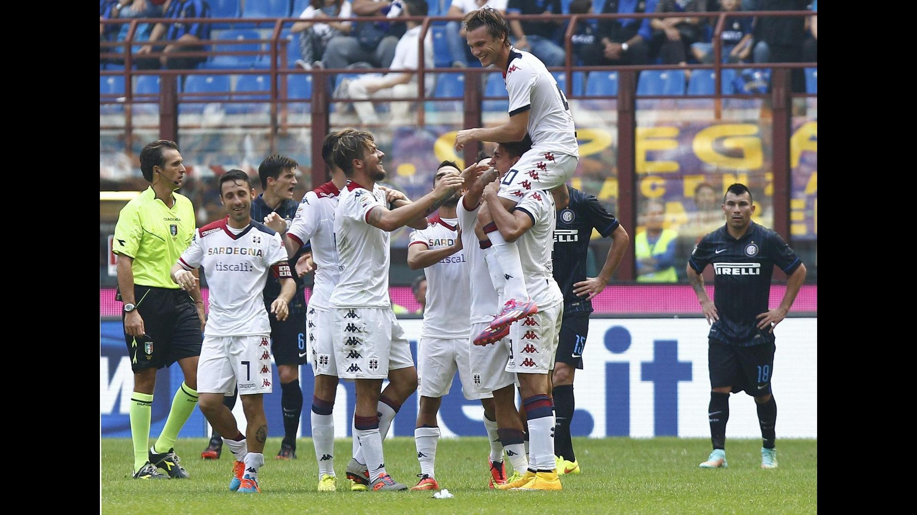 Serie A, Inter crolla contro il Cagliari: 4-1 a S. Siro, è tornata Zemanlandia