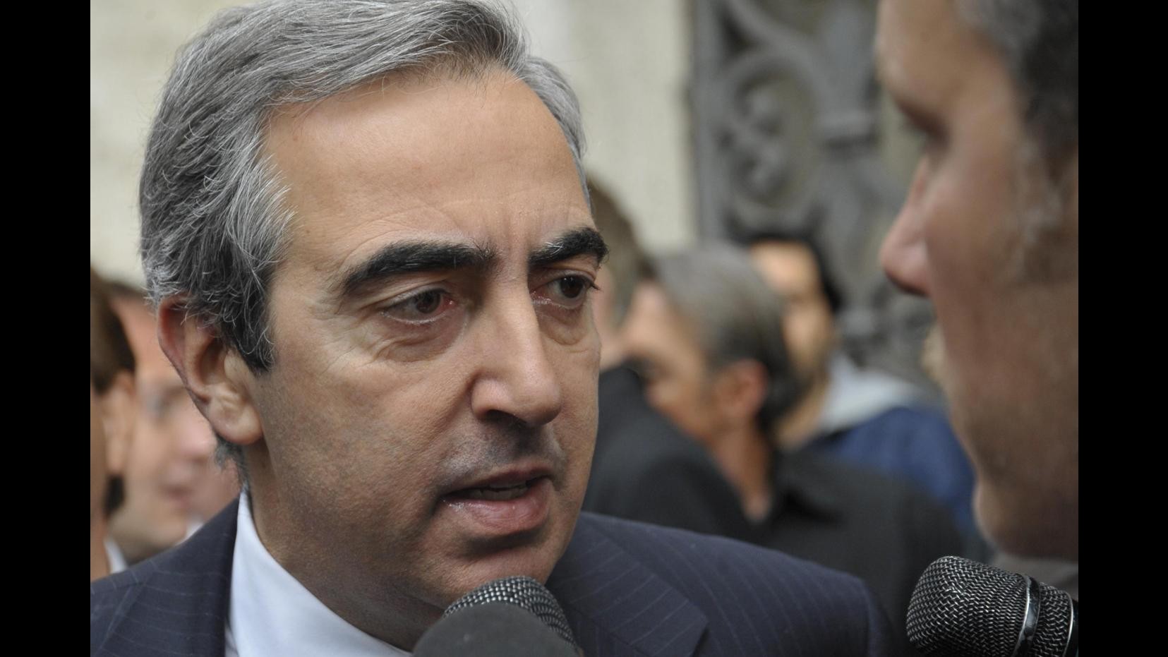 Lavoro, Gasparri: Contenuti condivisi o Renzi si arrangi da solo