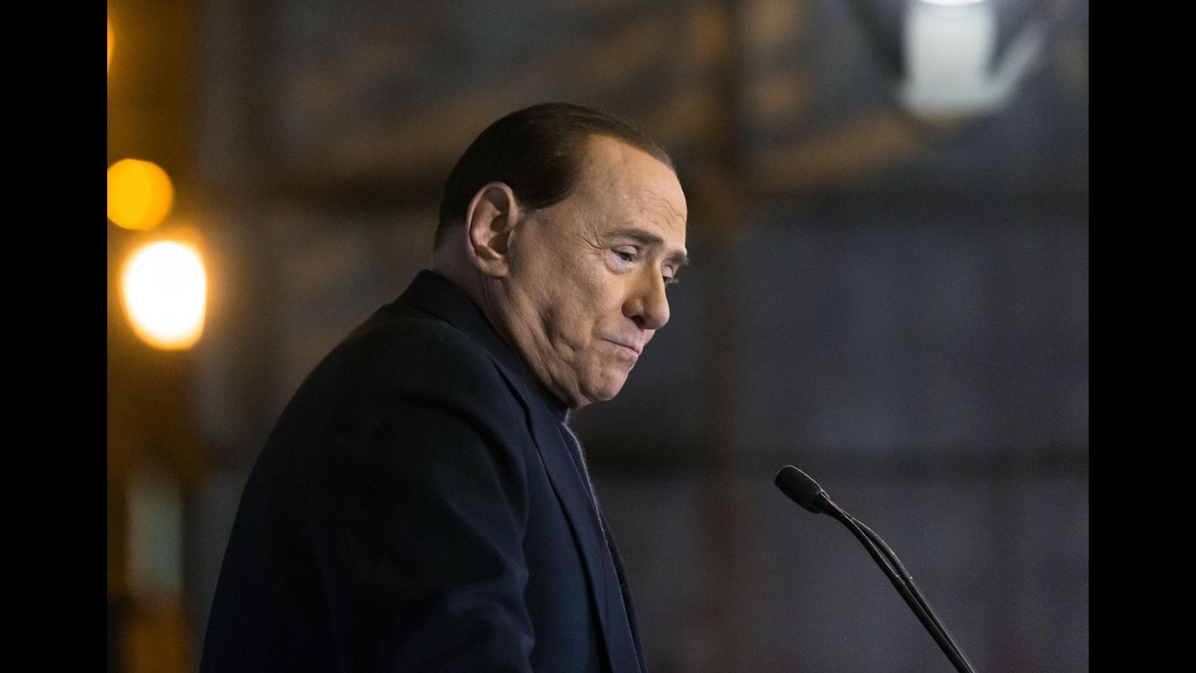 Crisi, Berlusconi: Se ne esce solo con immissione massa liquida come Usa