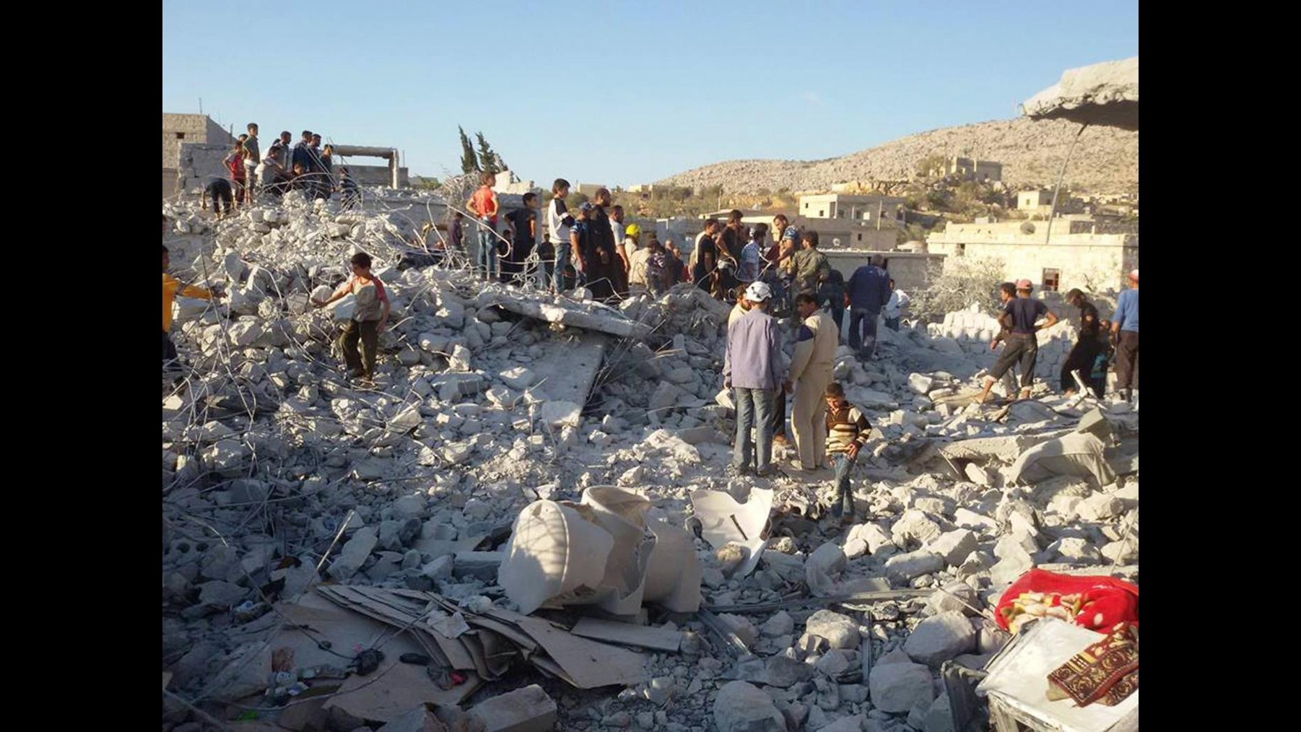 Siria, al-Nusra e al-Sham sgomberano postazioni Idlib dopo raid Usa