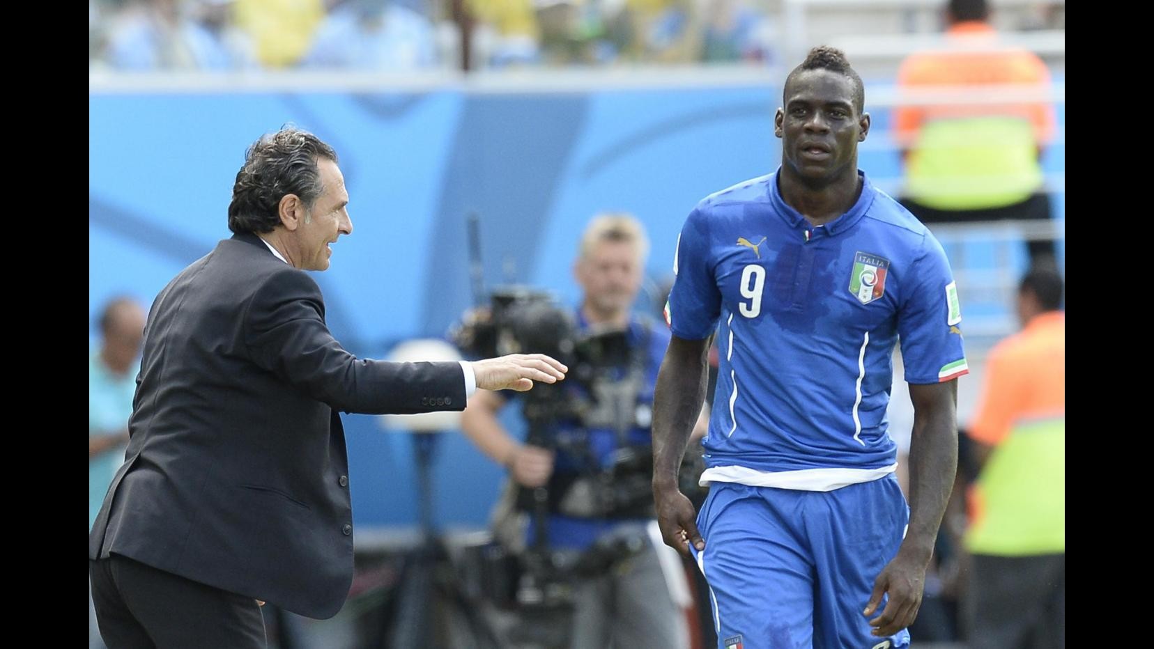 Balotelli contro Prandelli: Non è un uomo vero. Capisco Conte, ma amo la Nazionale