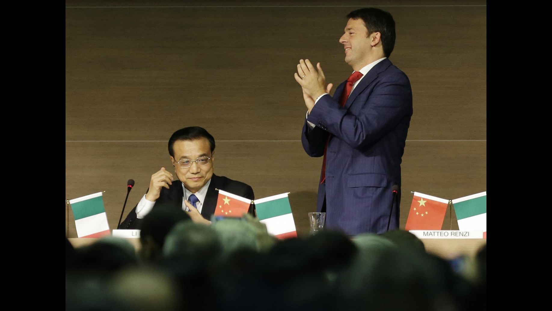 Renzi: Difficoltà Italia evidente, e ci tiriamo su maniche