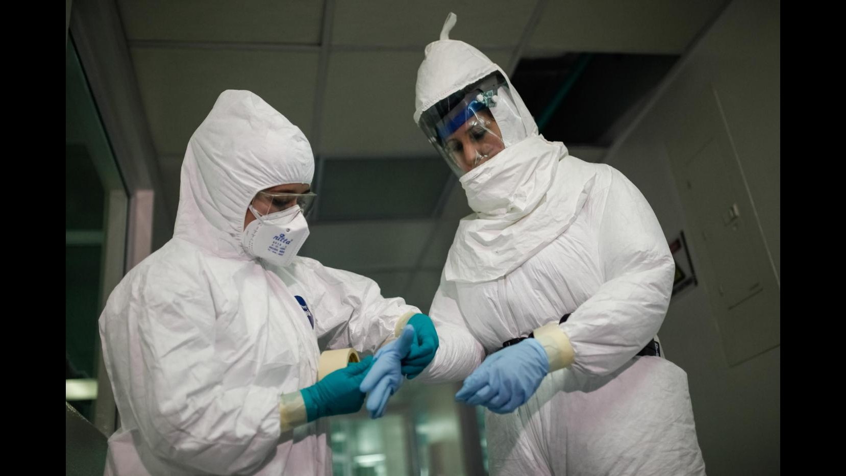 Ebola, Renzi: Massima allerta, ma non fomentare paura. Stanziati 50 milioni