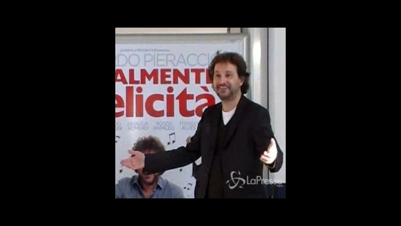 Pieraccioni: Renzi? Parla tre ottave sopra, come Benigni