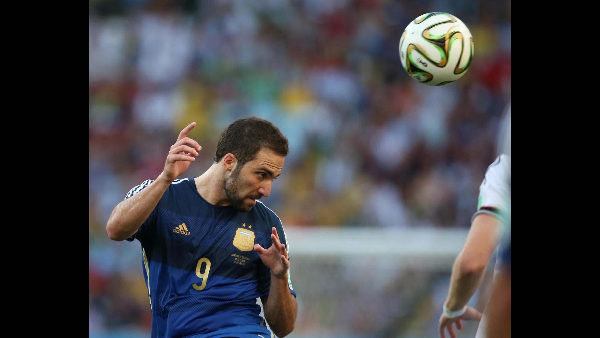 Calcio, amichevoli: Hong Kong-Argentina 0-7, doppiette Messi e Higuain