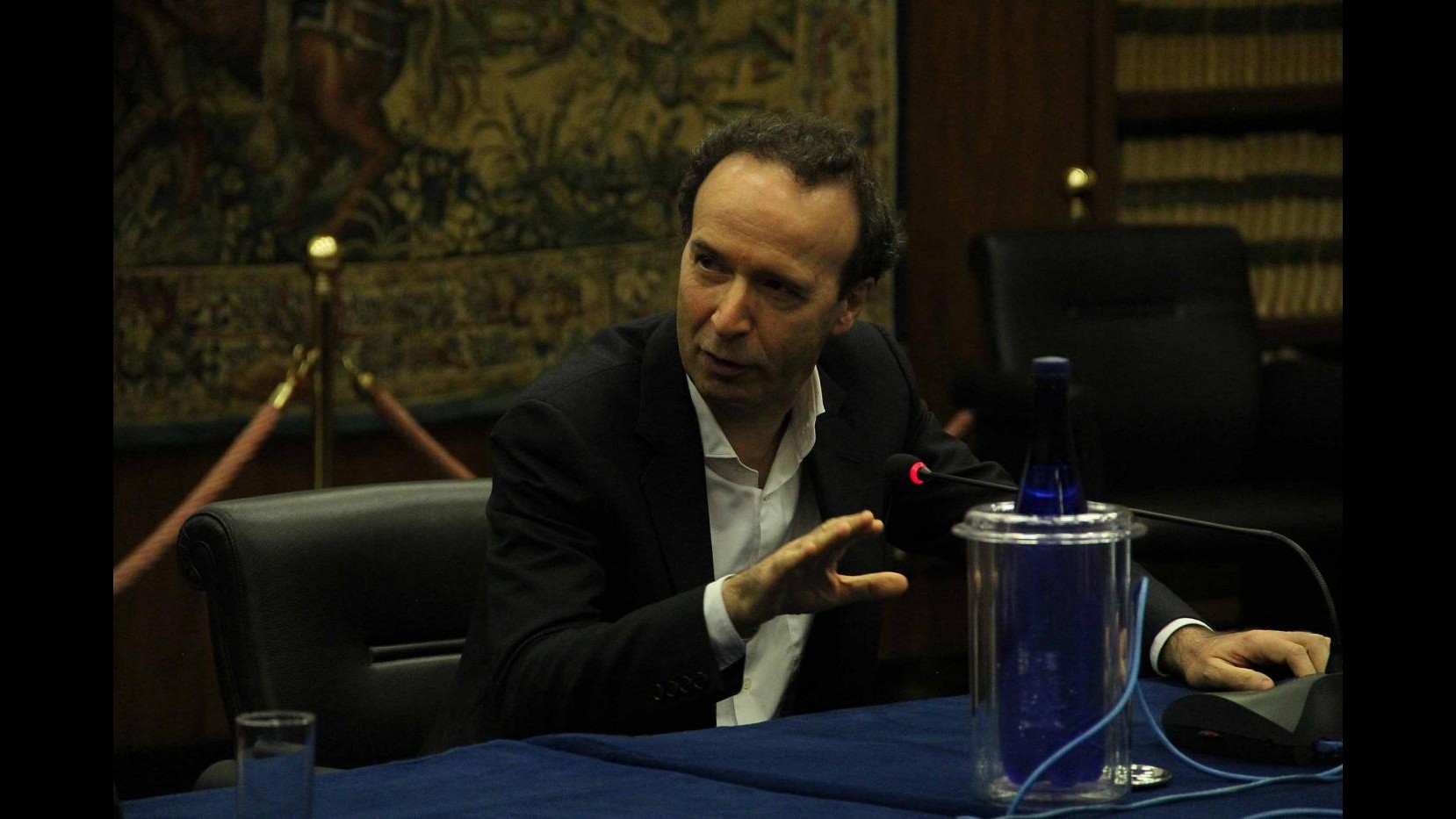 Genova, Benigni: Incredulo e sconcertato, violati 3 comandamenti