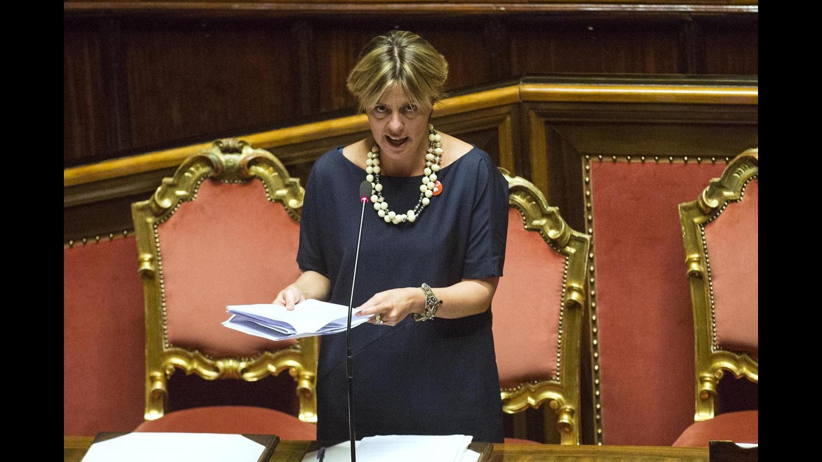 Ebola, Lorenzin: Tracciamo chi arriva da Paesi a rischio