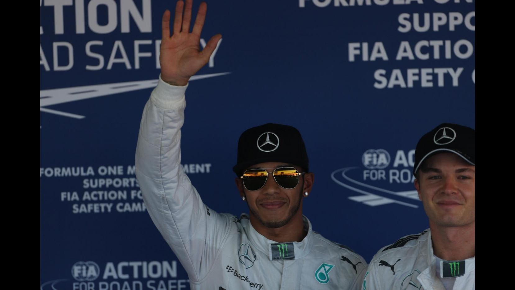 F1, Hamilton premiato da Putin: Sono felice, tornerò a Sochi in vacanza