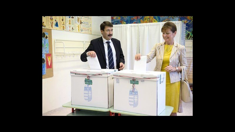 Ungheria, urne aperte per municipali: favorito Fidesz, Jobbik in ascesa