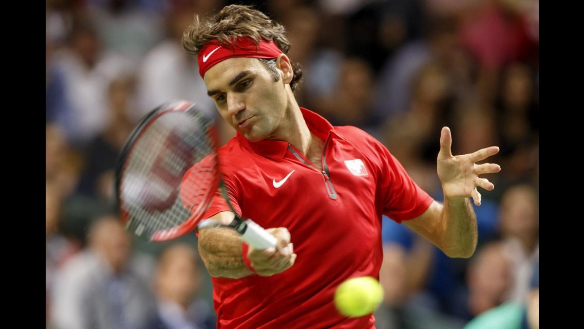 Tennis, Atp Shanghai: Federer trionfa in finale su Simon e torna n.2 al Mondo