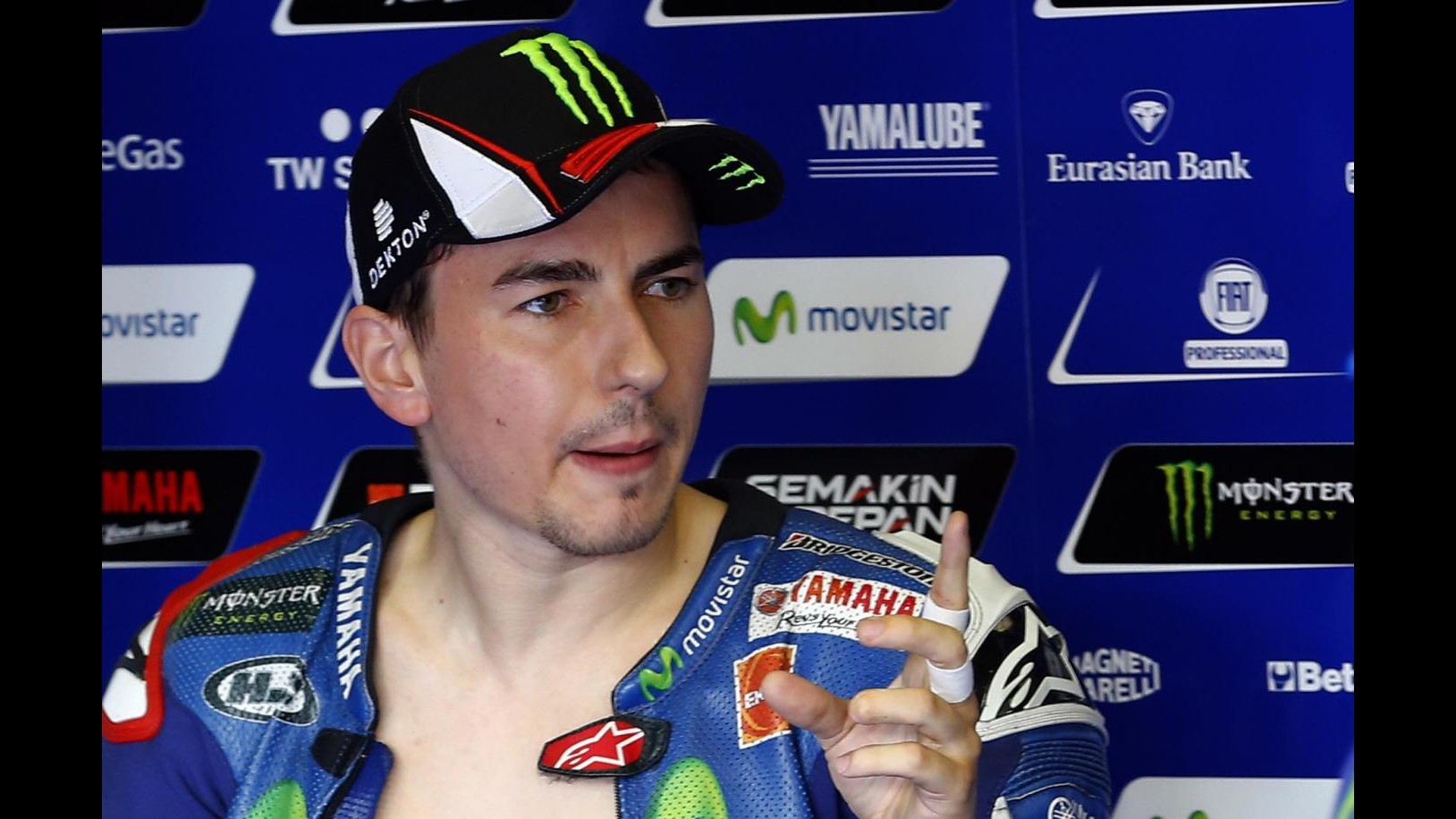 MotoGp, Lorenzo: Felice per vittoria, Marquez ha meritato il mondiale