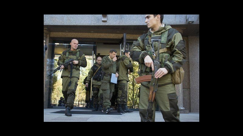 Ucraina, Putin ordina ritiro di 17.600 soldati da confine