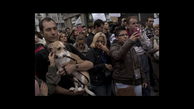 Ebola, Spagna in piazza a sostegno di Teresa e contro eutanasia Excalibur