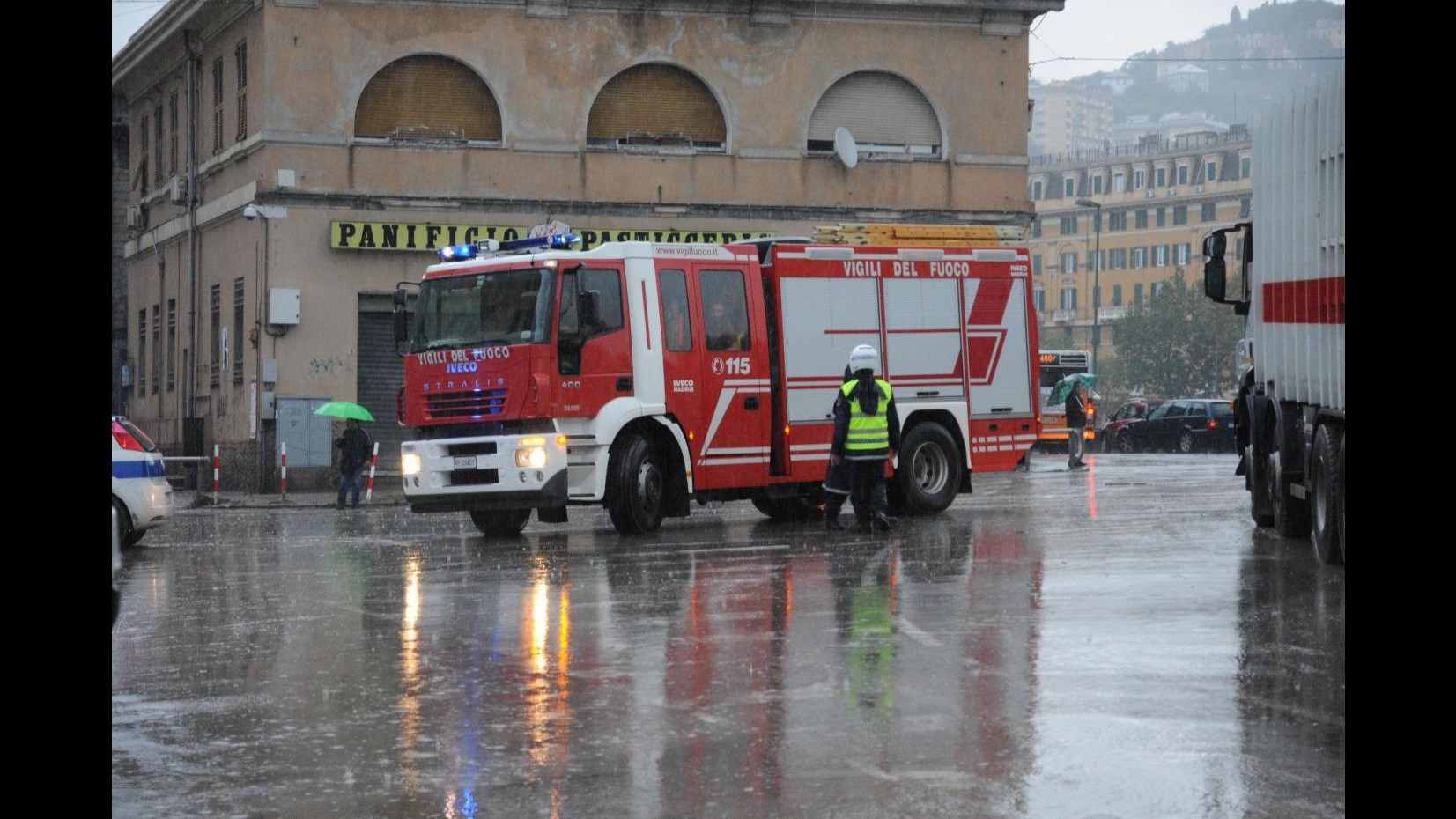 Frana sui binari a Genova: interrotta linea con Ovada