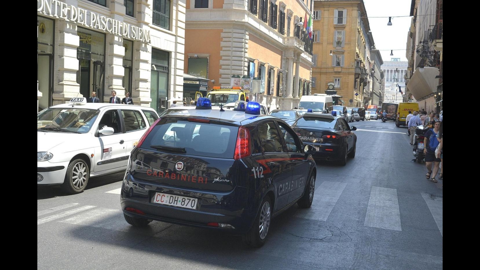 Truffe milionarie e documenti falsi: 7 arresti fra Roma e Livorno