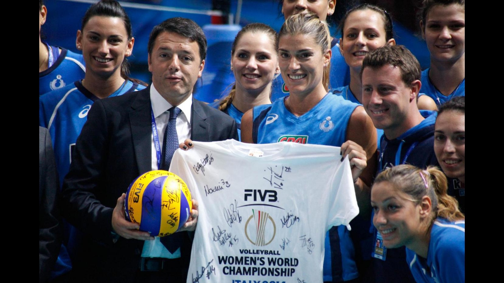Mondiali Volley, stasera Italia-Usa. Renzi in visita alle Azzurre: Orgogliosi di voi