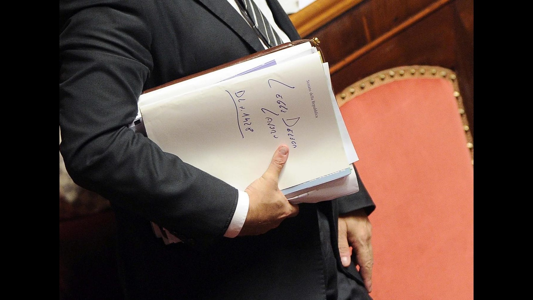 Lavoro, ostruzionismo blocca il Senato: l’esame del Jobs act slitta a domani