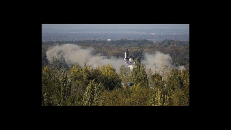 Ucraina, separatisti bombardano aeroporto Donetsk: ieri 4 civili uccisi