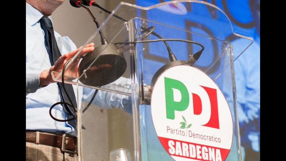 Pd, in Sardegna militanti al voto per eleggere segretario regionale