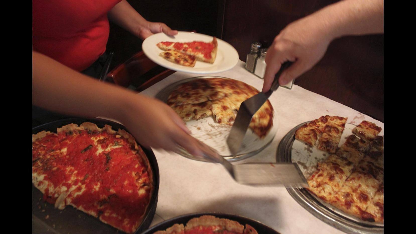 Catania, chiodi nella pizza: Nas bloccano attività forno a legna