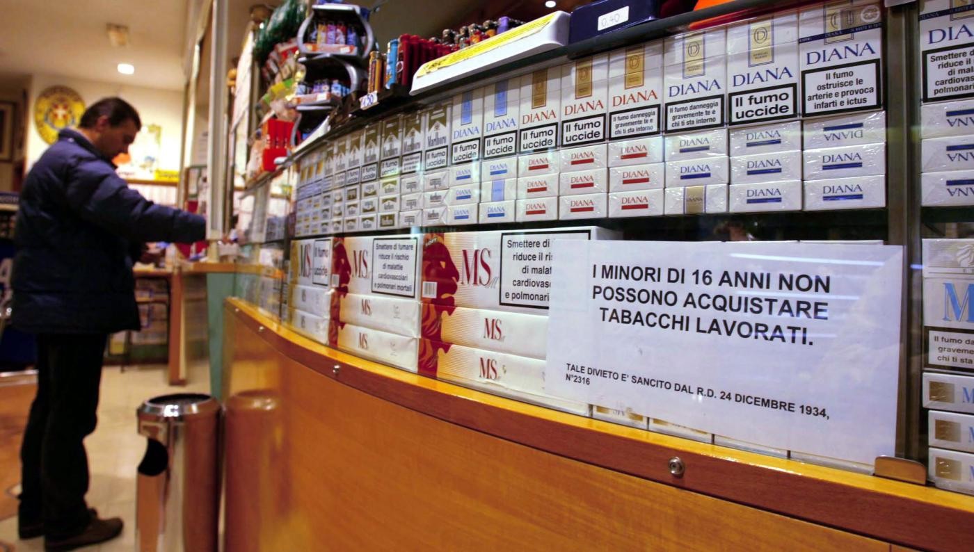 LaPresse denuncia malaburocrazia a Milano: ha vinto il tabaccaio
