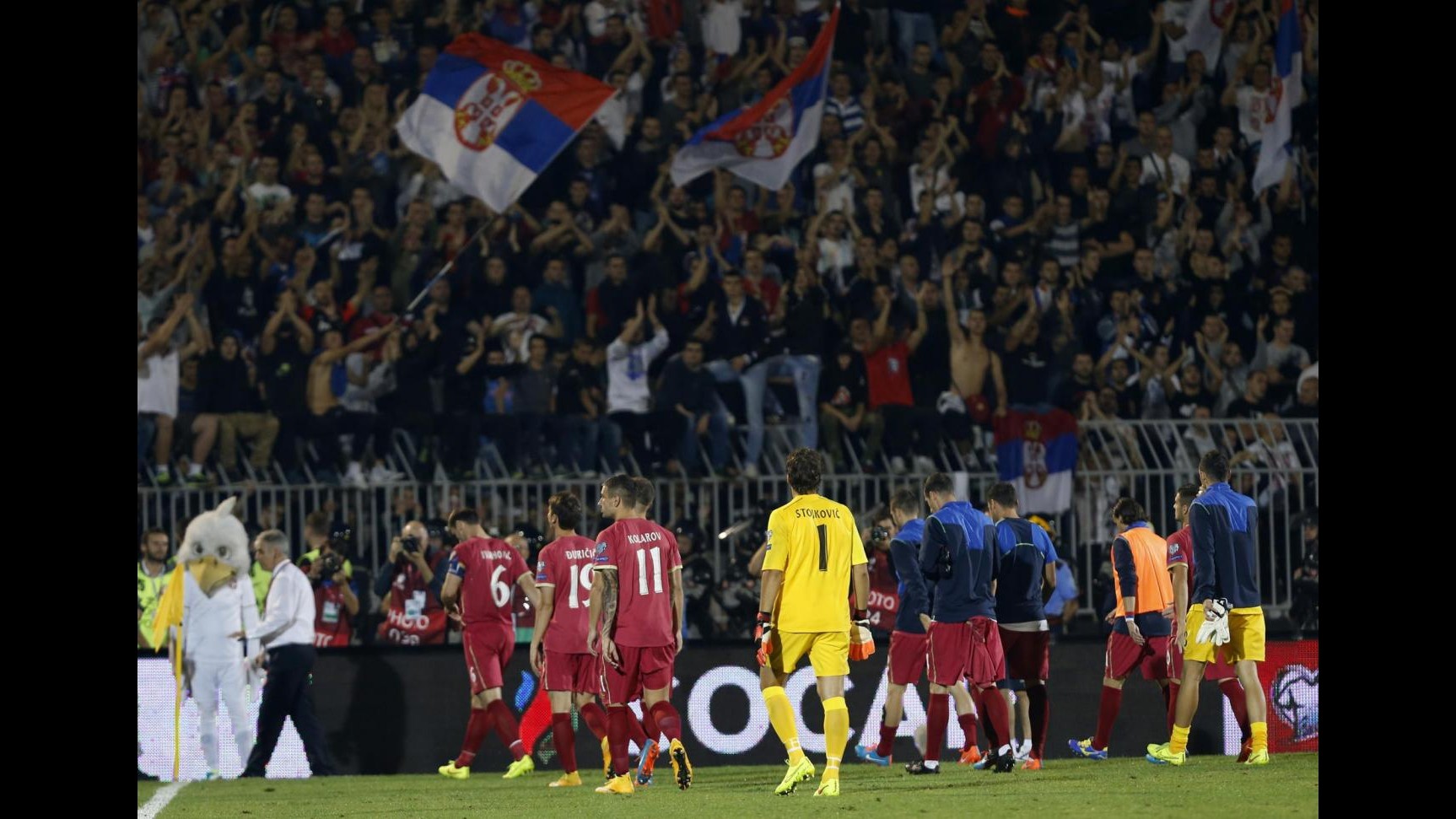 Calcio, Uefa: Sconfitta 3-0 per Albania e -3 punti per Serbia