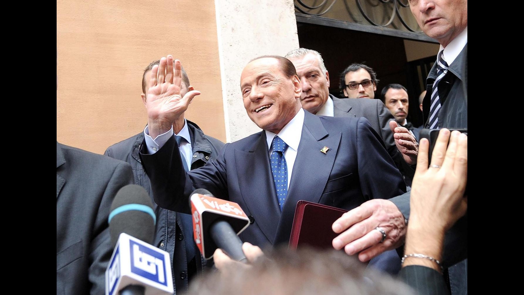 Berlusconi: Candidato Consulta donna, sceglieremo tra tre curricula