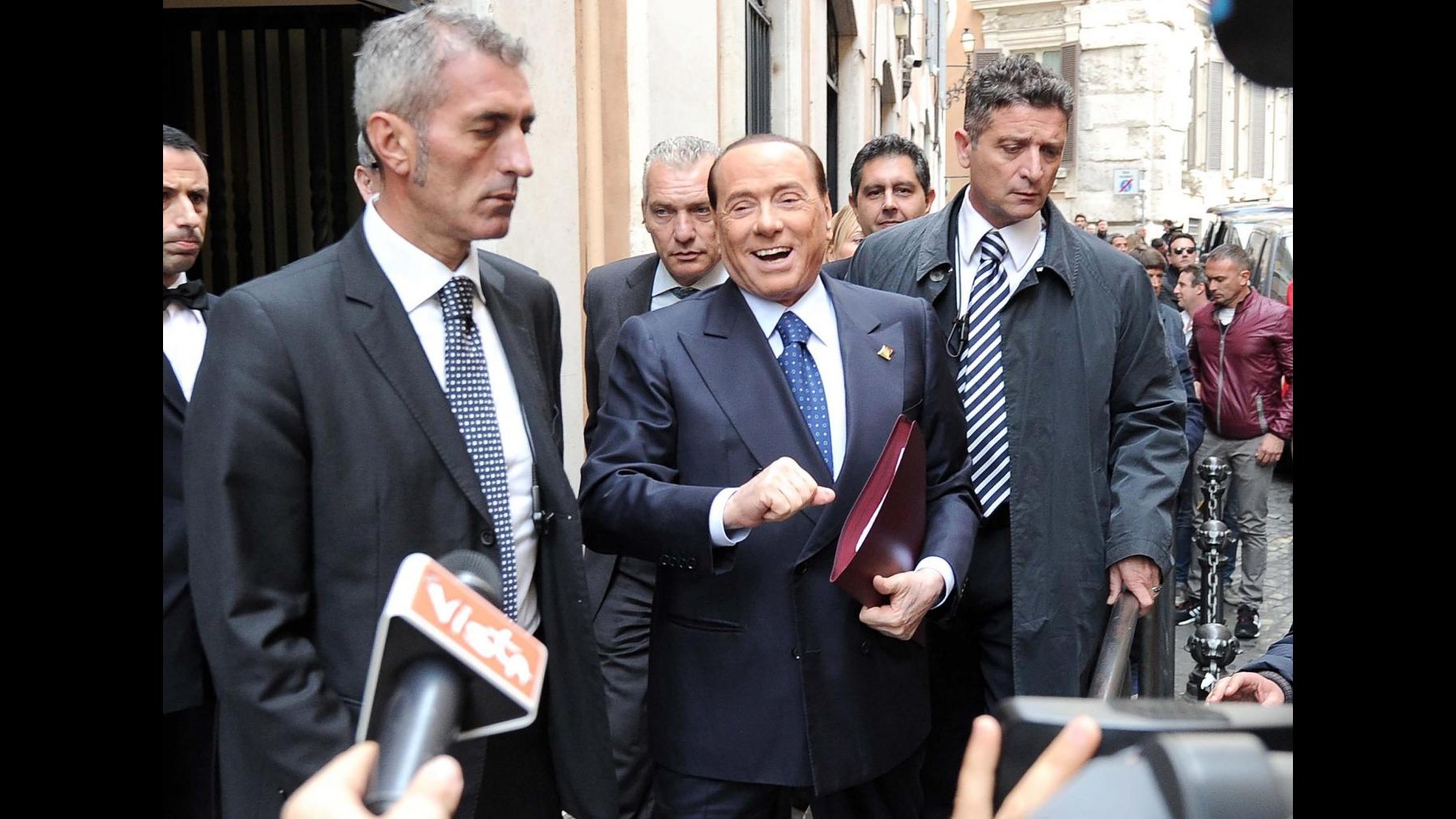 Nozze gay, Berlusconi: Dibattito e poi ddl condiviso da parlamentari Fi