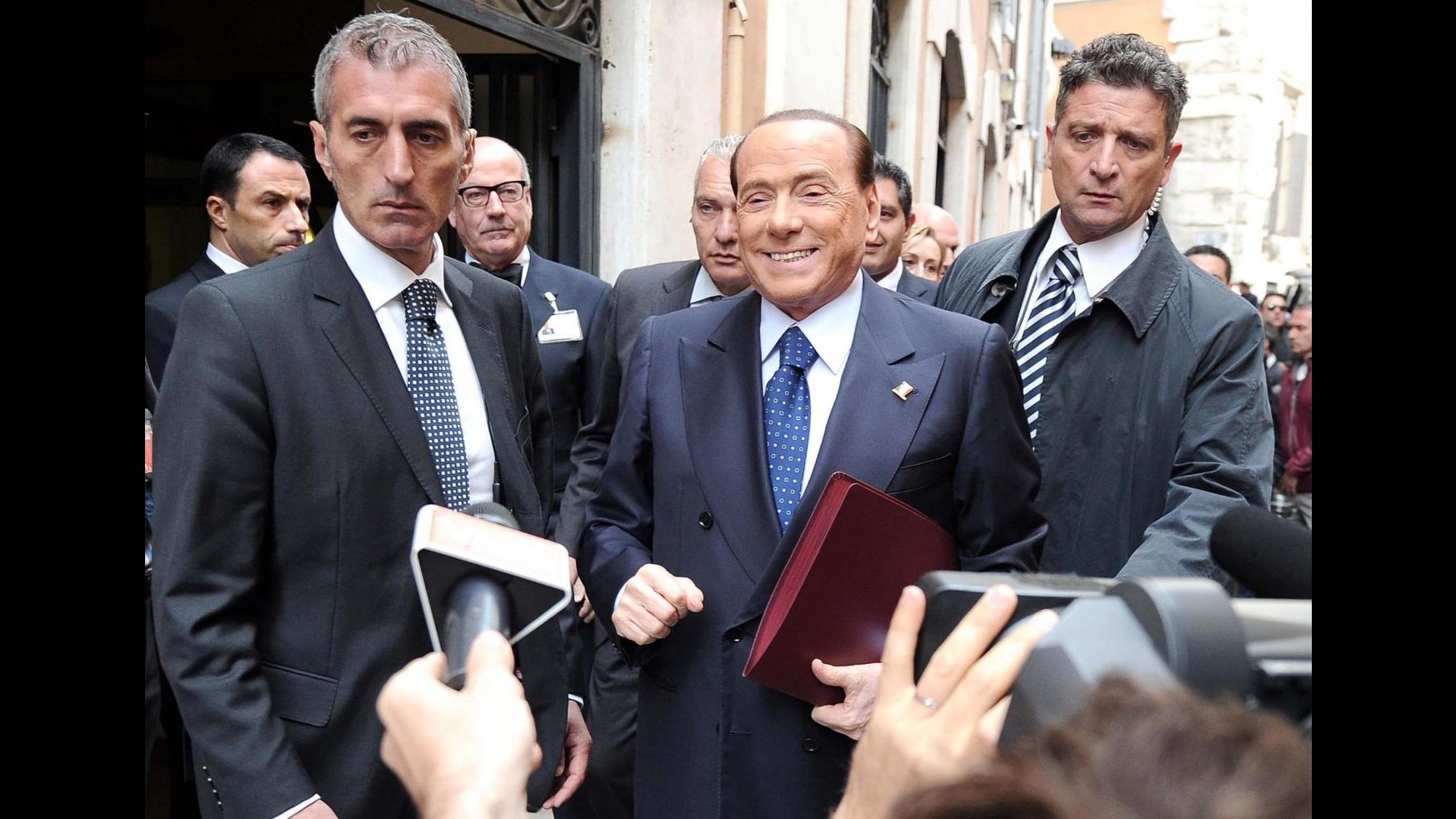 Nozze gay, Berlusconi: Ci vuole cambio di passo, legge tedesca è giusto compromesso