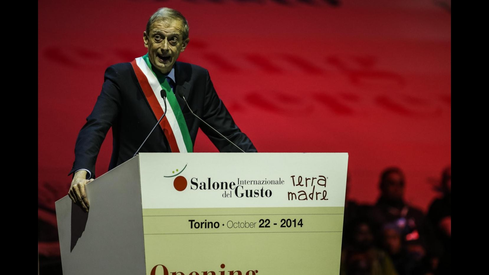 Salone Gusto, Fassino: Nuova visione cibo grazie a intuizione di Petrini