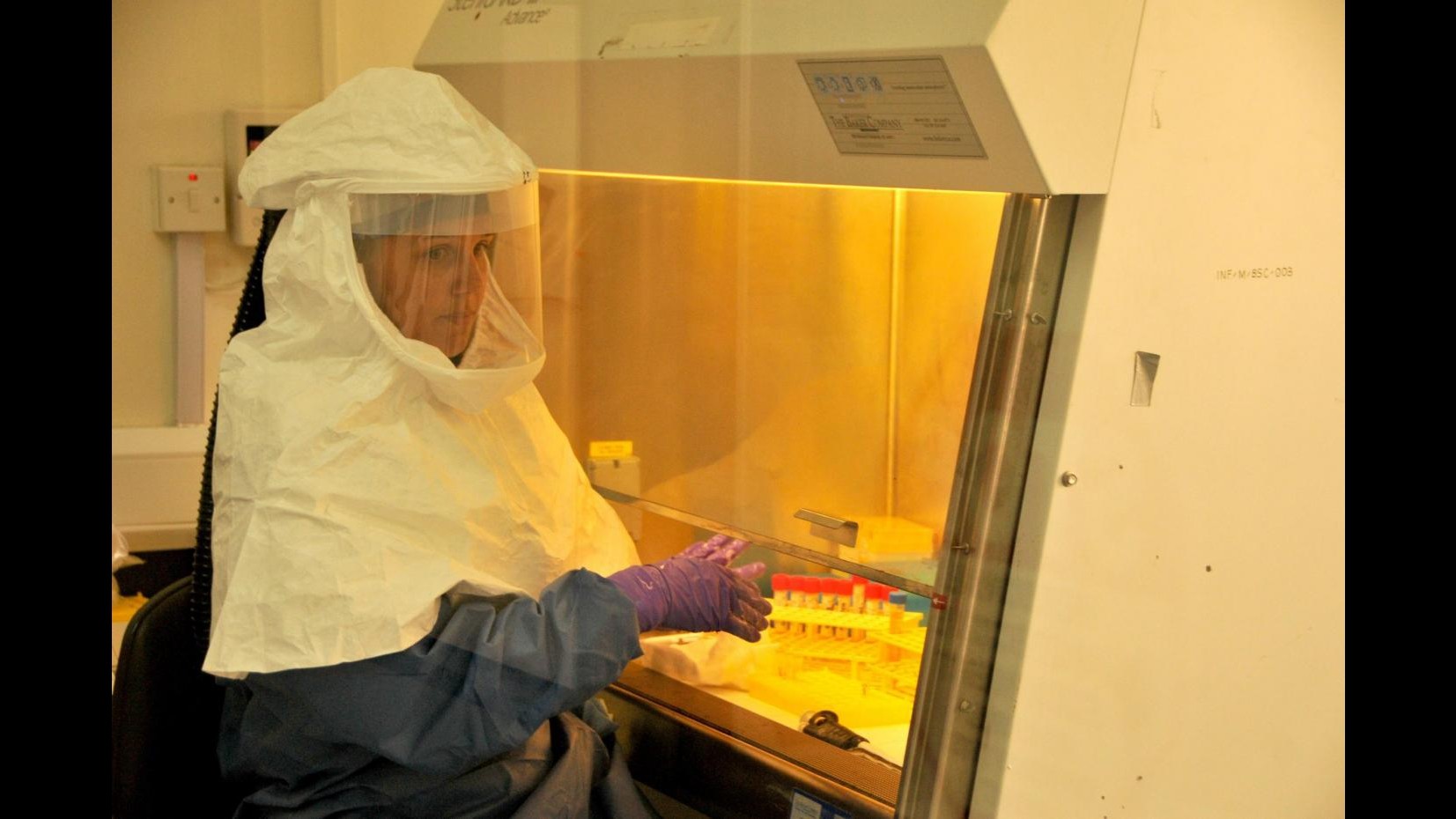 Ebola, madre seconda infermiera Usa infetta: Cerca di stare meglio