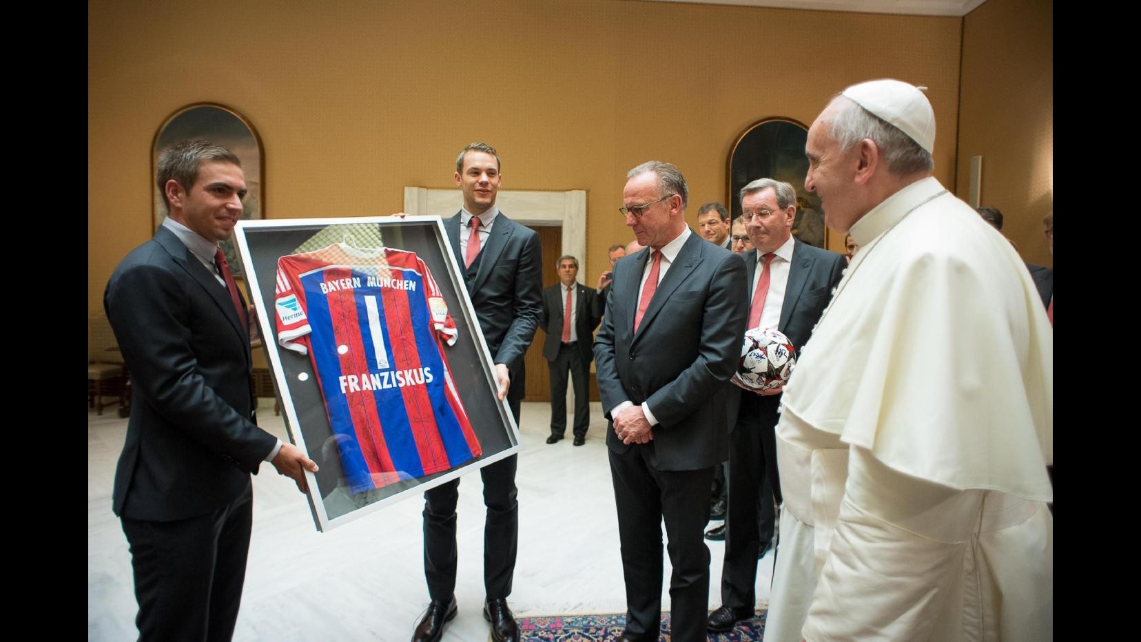 Bayern Monaco ricevuto da Papa Francesco in Vaticano: Ieri siete stati meravigliosi
