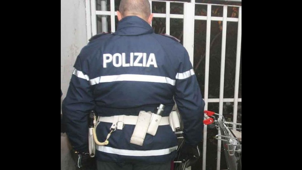Reggio Calabria, aveva rapinato una donna, arrestato
