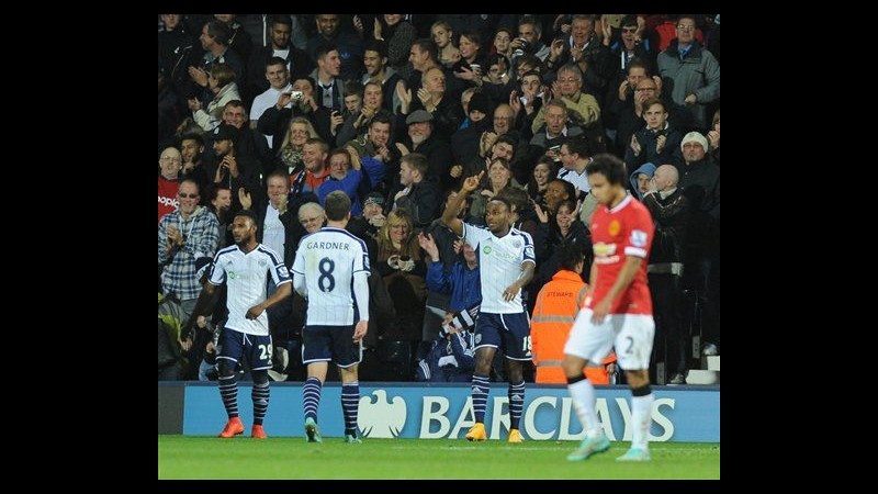 Premier League, Blind salva Van Gaal nel finale: West Bromwich-Manchester United 2-2