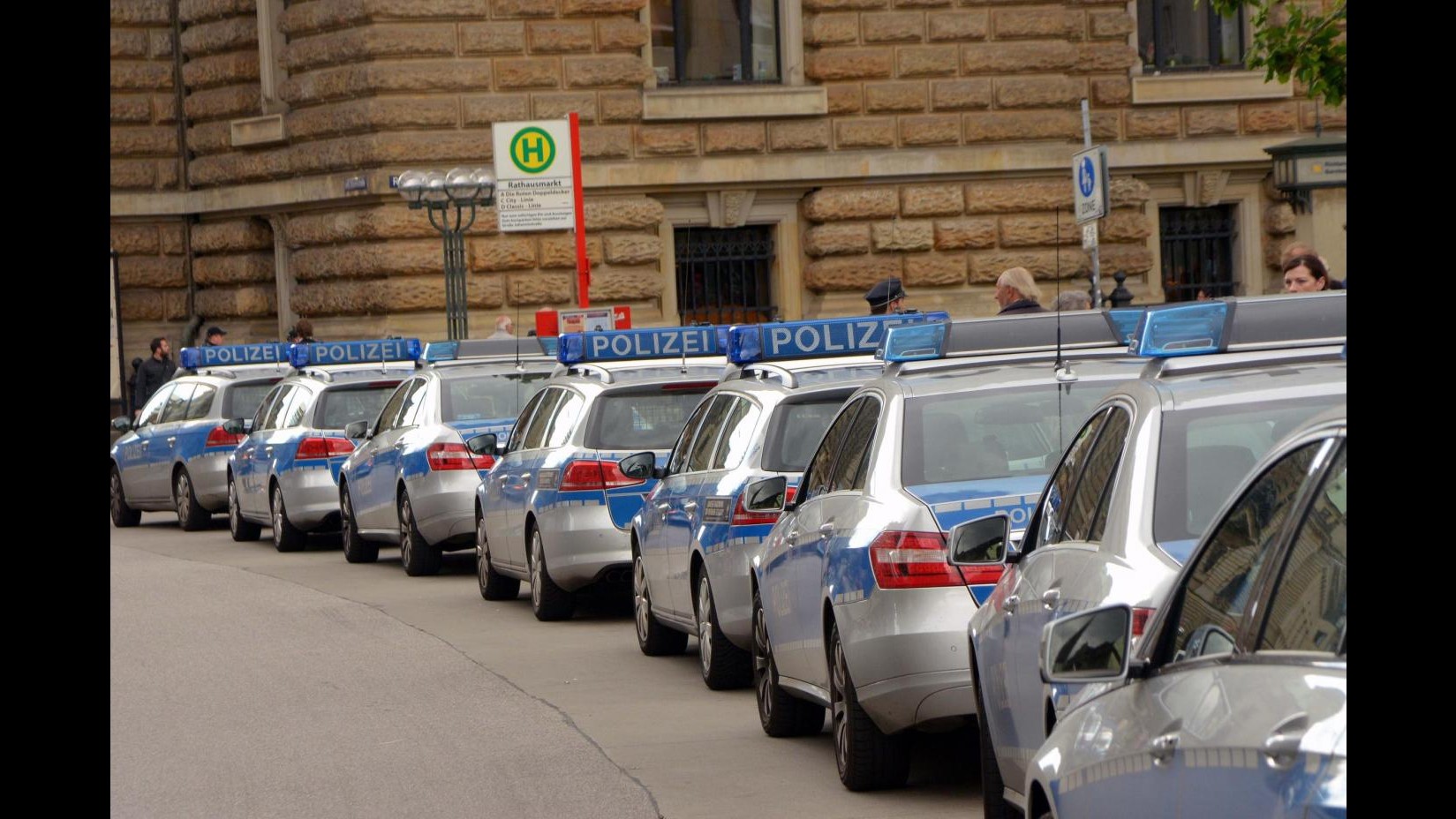 Germania, uomo armato in un liceo di Colonia: allertata polizia