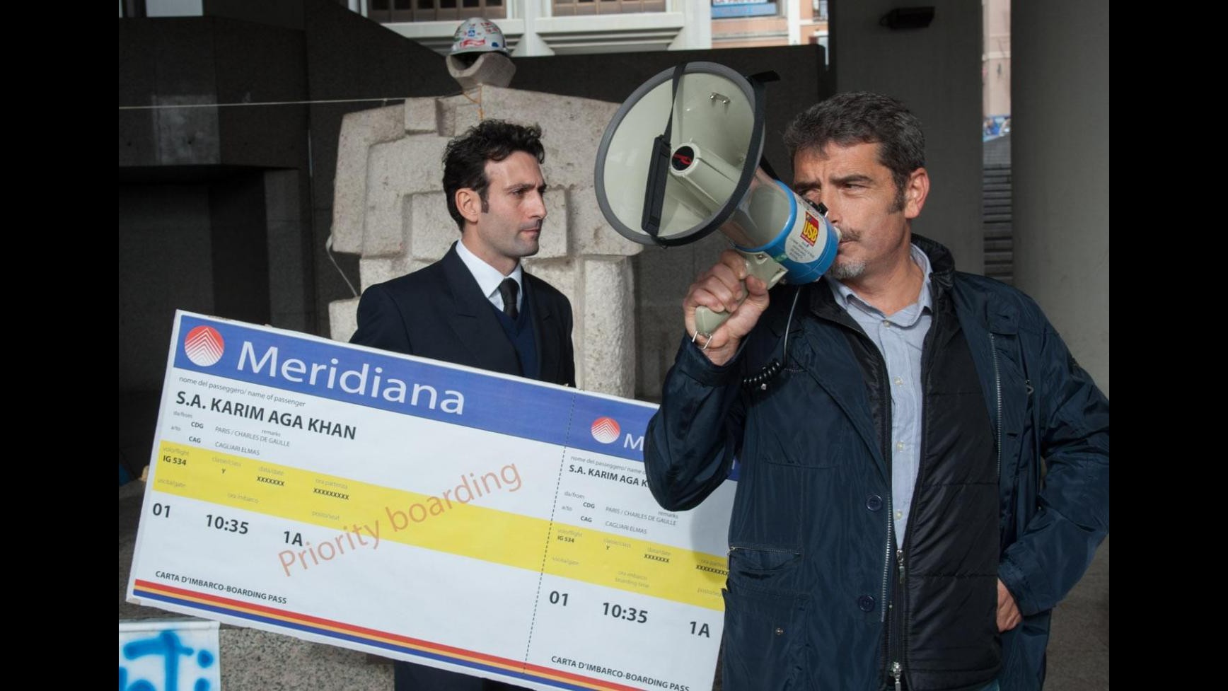 Olbia, quinto giorno su una torre per due dipendenti Meridiana