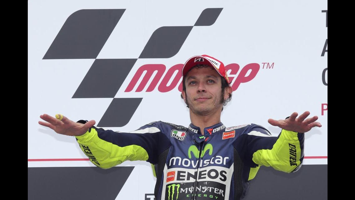 MotoGp, Gp Australia: trionfa Valentino Rossi davanti a Lorenzo, cade Marquez