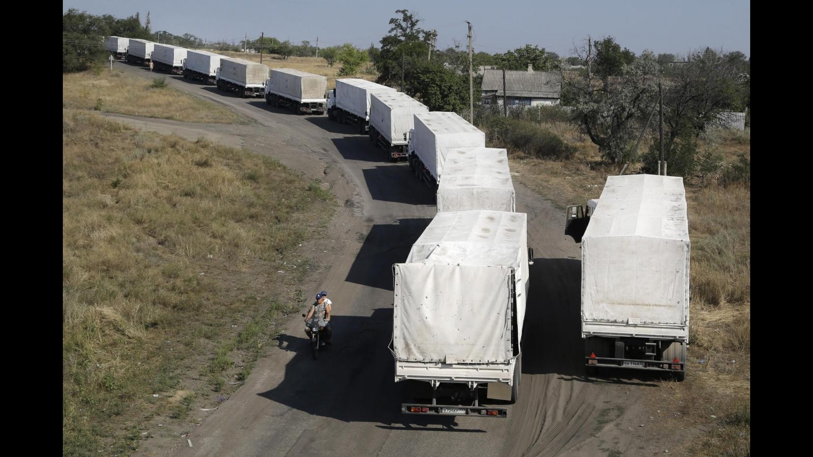 Ucraina: Convoglio con 32 carri armati entrato da Russia