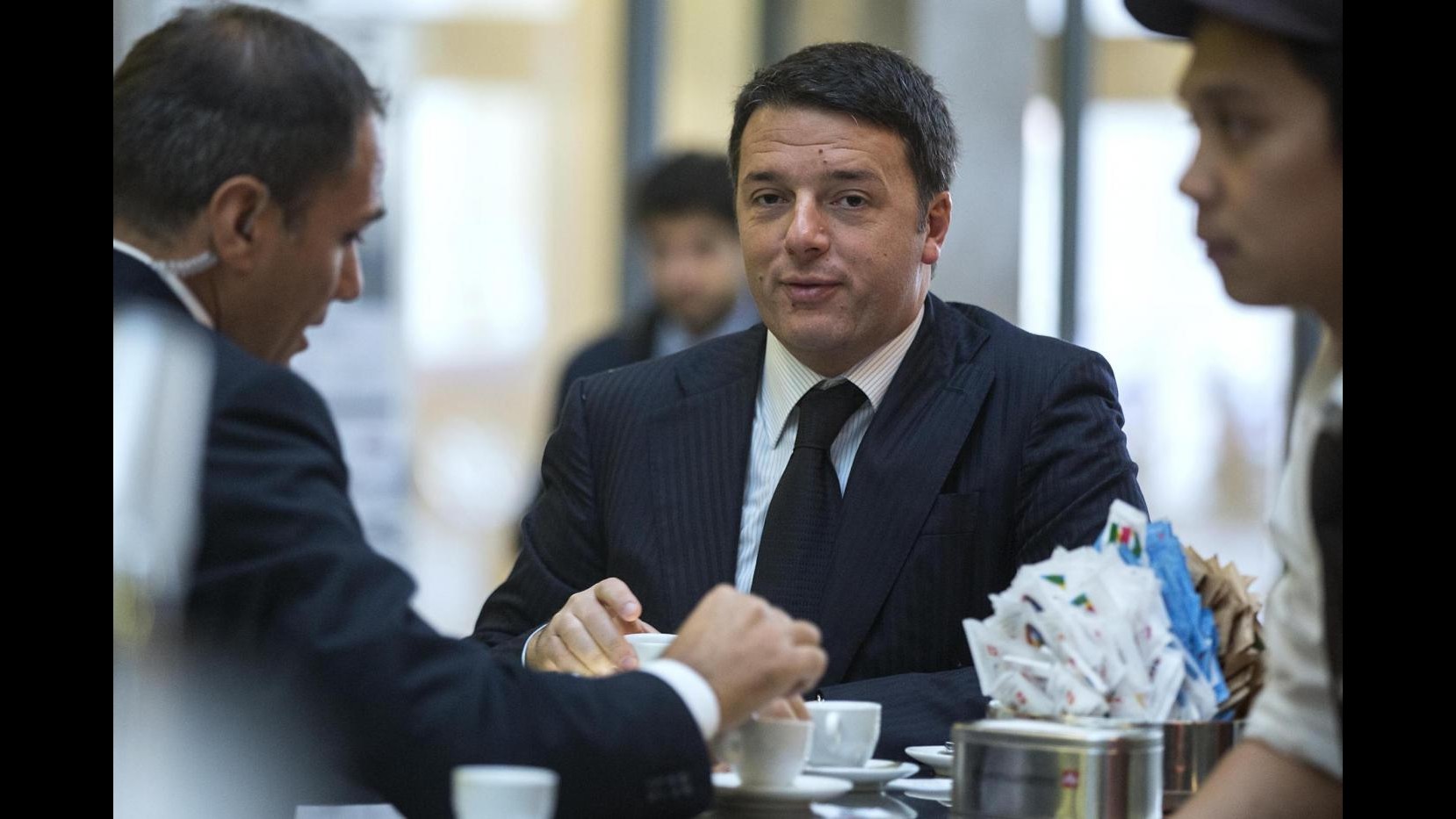 Renzi: Basta scontri su lavoro, in Italia viaggiamo con freno tirato