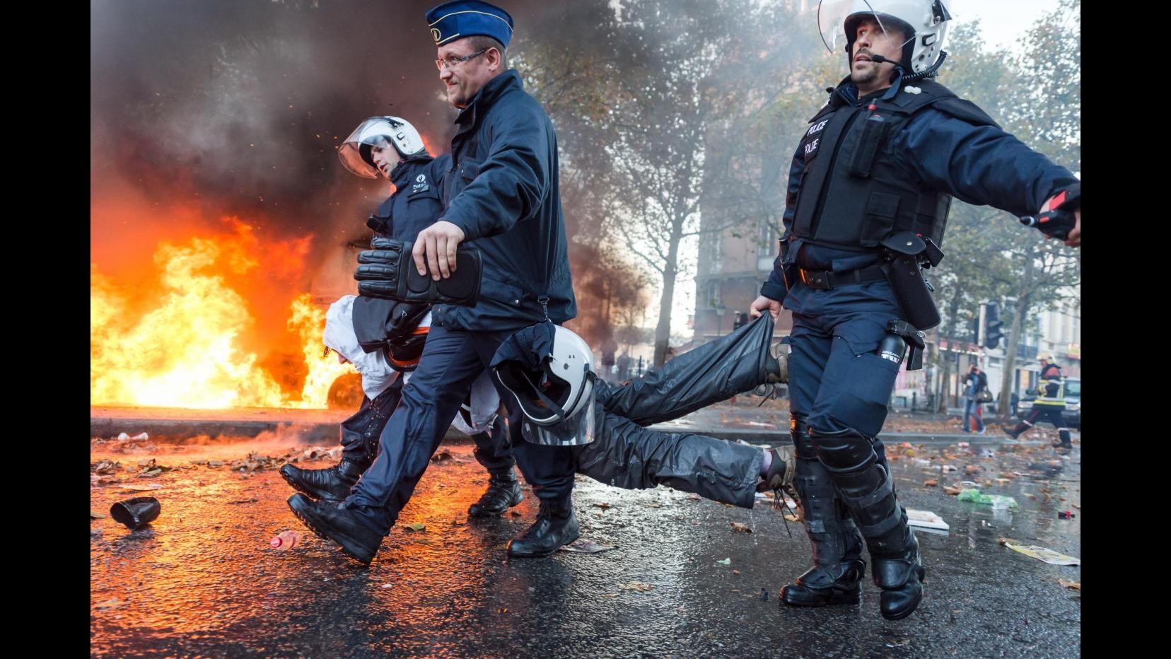 Belgio, almeno 14 feriti in scontri a protesta contro riforma lavoro