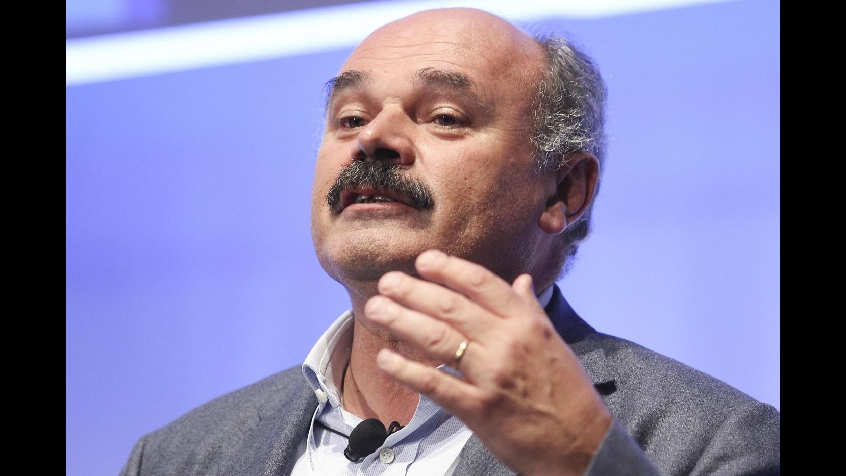 Farinetti: Attaccato perché amico di Renzi