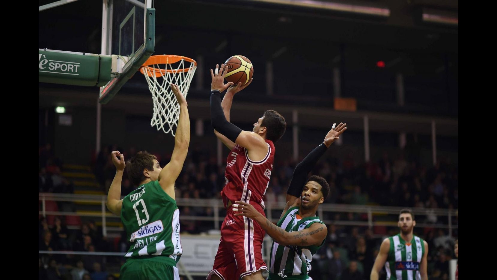 Basket, Serie A: Milano cade ad Avellino nel posticipo, 73-69