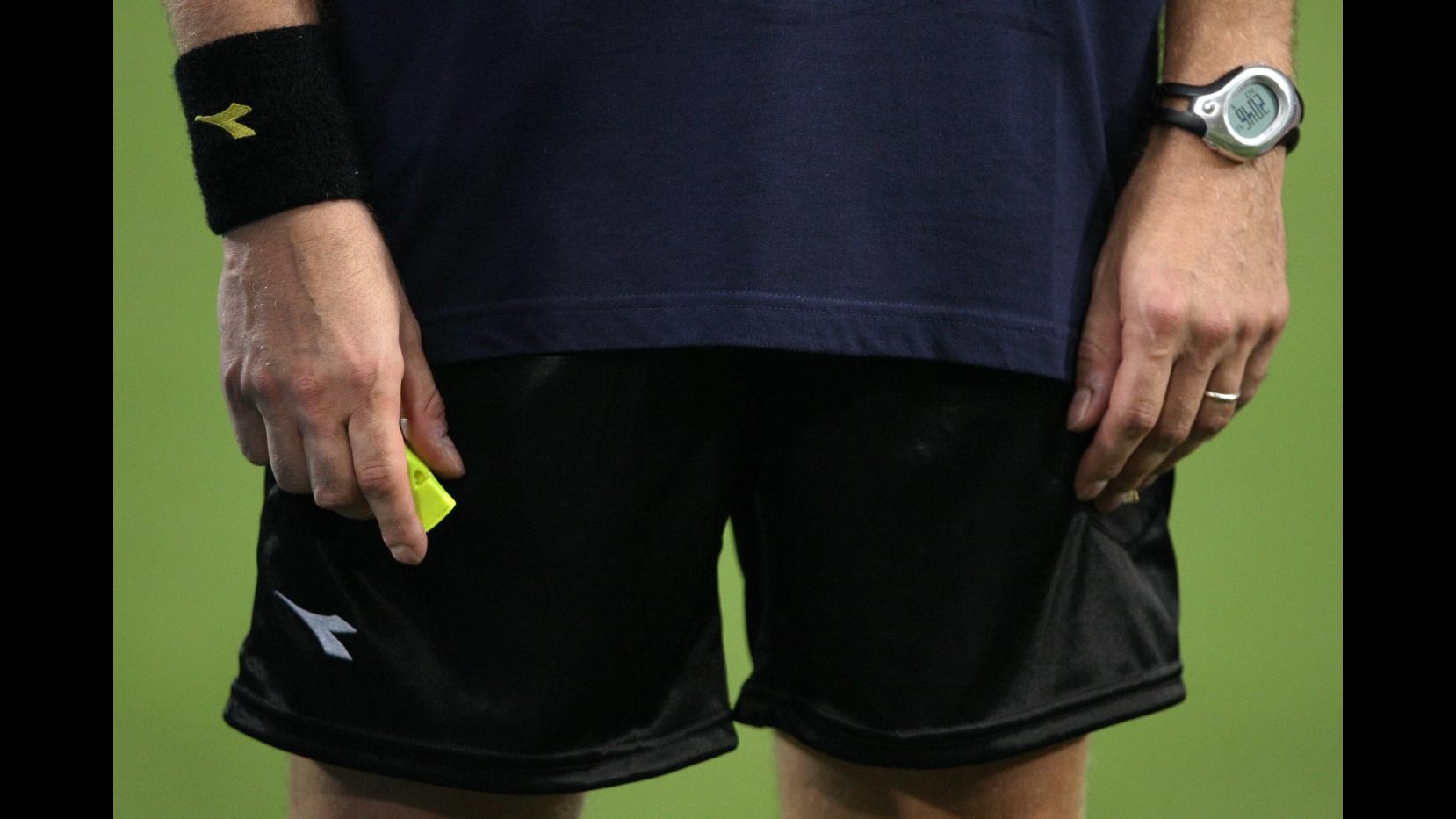 Lecce, arbitro picchiato da un padre: figlio chiede scusa