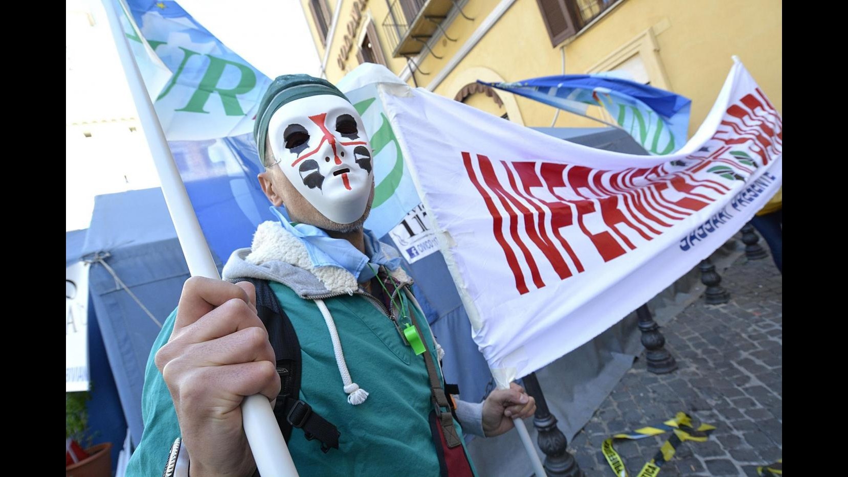 Sanità, manifestazione degli infermieri a Montecitorio