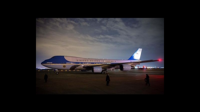 Usa, problemi all’Air force one: Obama costretto a cambiare aereo