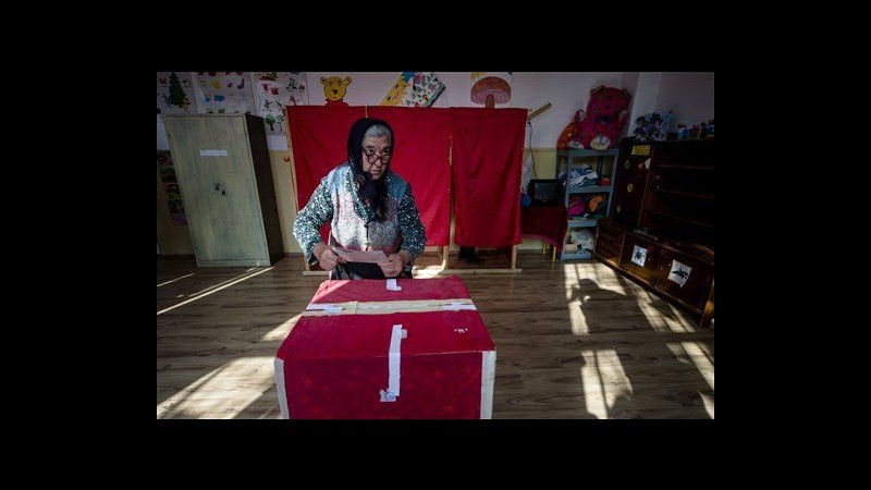 Romania, oggi si vota per il presidente: favorito premier Ponta