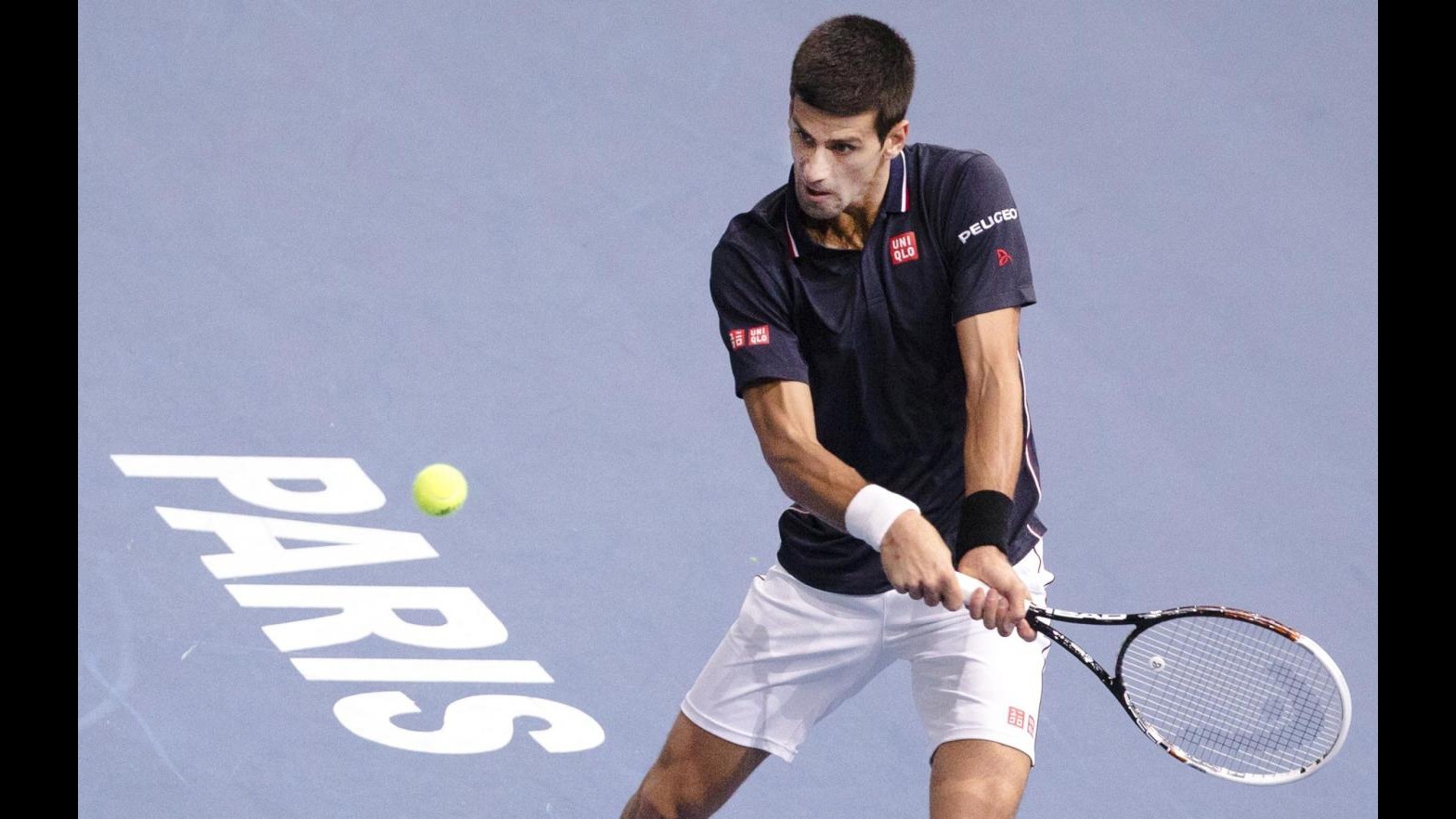 Tennis, Atp Parigi-Bercy: Djokovic domina Murray, Federer ko contro Raonic