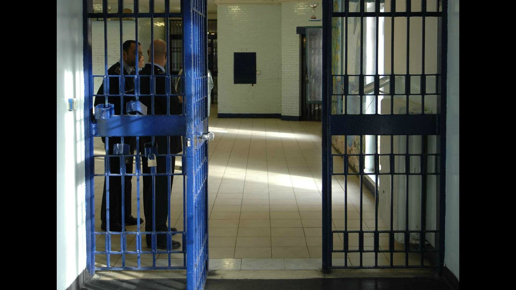 Lecce, condannato a 9 anni lo zio pedofilo che abusò dei 3 nipotini
