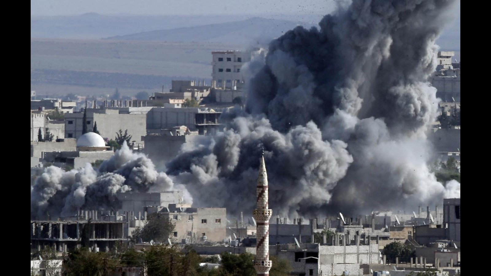 Isil, Usa: 4 raid aerei contro postazioni militanti vicino a Kobani